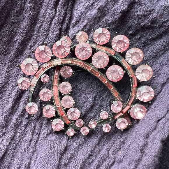 Jewelry - Vintage Pink Rhinestone Brooch